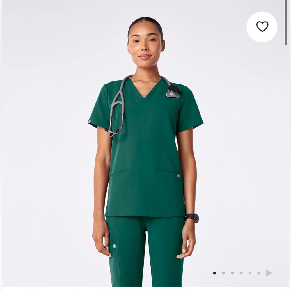 Figs Casma Three-Pocket Scrub Top Bundle